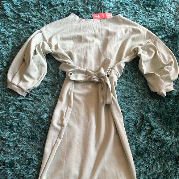 BooHoo Sage Color - Picture 3 of 5